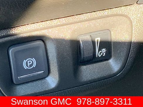 Used 2023 GMC Acadia SLT w/ Preferred Package AWD/4WD image 20