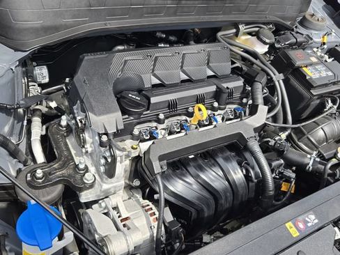 Used 2023 Hyundai Venue Limited w/ Cargo Package FWD image 16