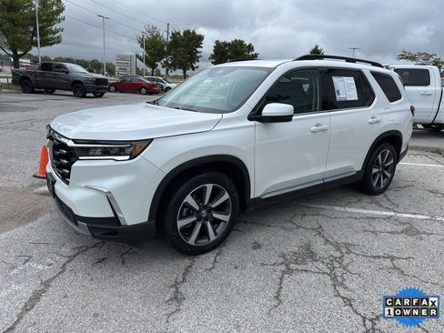 Used 2025 Honda Pilot Touring image 14