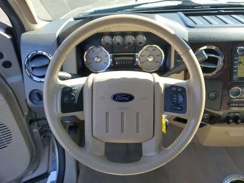 Used 2010 Ford F250 Lariat image 19