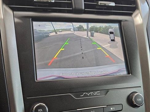 Used 2020 Ford Fusion SE FWD image 14