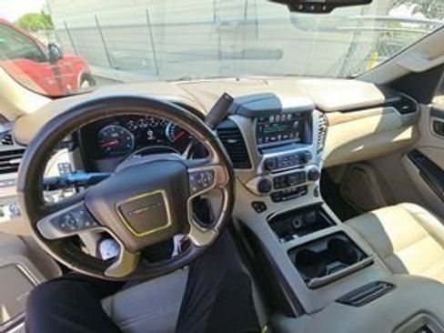 Used 2020 GMC Yukon Denali w/ Denali Premium Package image 7