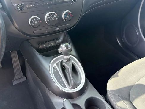 Used 2017 Kia Soul FWD image 14