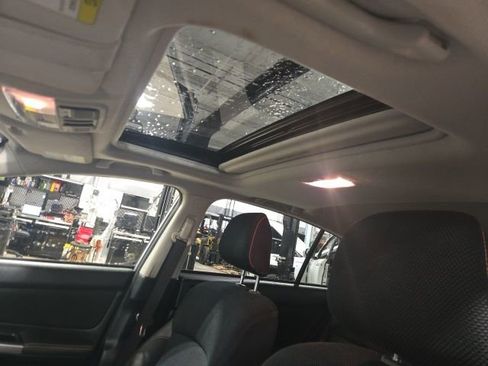 Used 2017 Subaru Crosstrek 2.0i Premium w/ Moonroof Package image 15