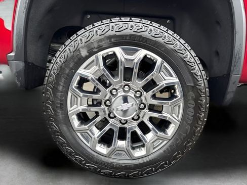 Used 2025 Chevrolet Silverado 2500 LTZ w/ LTZ Premium Package AWD/4WD image 35