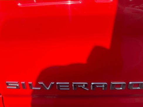 Used 2023 Chevrolet Silverado 1500 LT AWD/4WD image 30