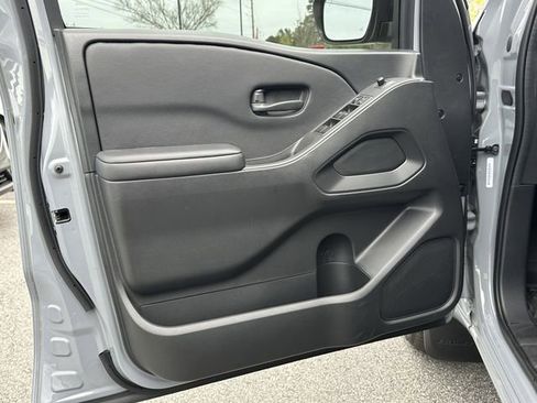 Certified 2026 Nissan Frontier SV w/ SV Convenience Package AWD/4WD image 12