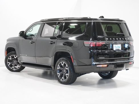 Used 2023 Jeep Wagoneer Series III w/ Preferred Equipment Group image 5