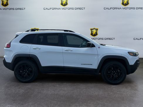 Used 2022 Jeep Cherokee Trailhawk w/ Premium Leather Package AWD/4WD image 6