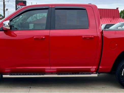 Used 2021 RAM 1500 Classic SLT AWD/4WD image 4