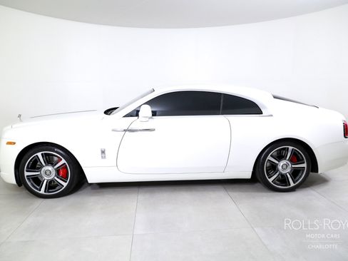 Used 2019 Rolls-Royce Wraith image 3