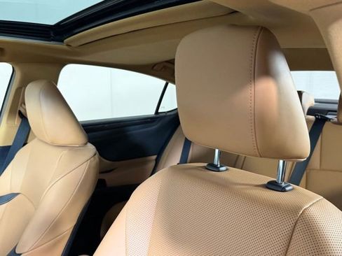 Used 2023 Lexus ES 350 w/ Accessory Package (Z2) FWD image 16