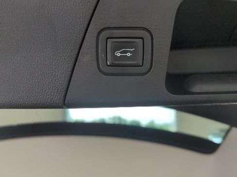 Used 2020 Buick Envision Preferred AWD/4WD image 19