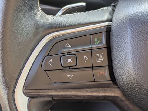 Used 2022 Jeep Grand Cherokee Limited image 20