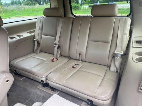 Used 2012 GMC Yukon XL Denali RWD image 26