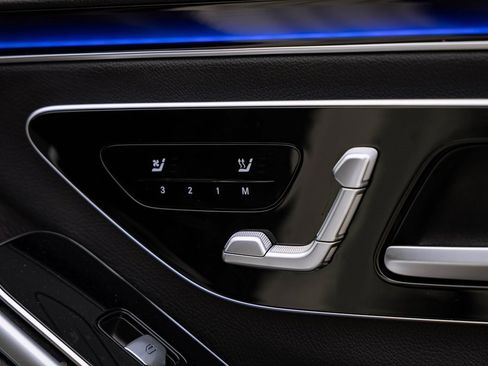 Used 2022 Mercedes-Benz S 580 4MATIC Sedan w/ AMG Line Package image 23