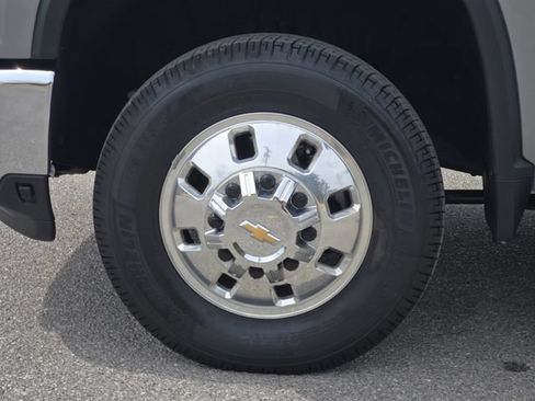 Used 2026 Chevrolet Silverado 3500 LT w/ Safety Package AWD/4WD image 13
