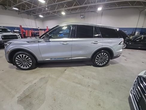 Used 2023 Lincoln Aviator Reserve w/ Equipment Group 201A image 6
