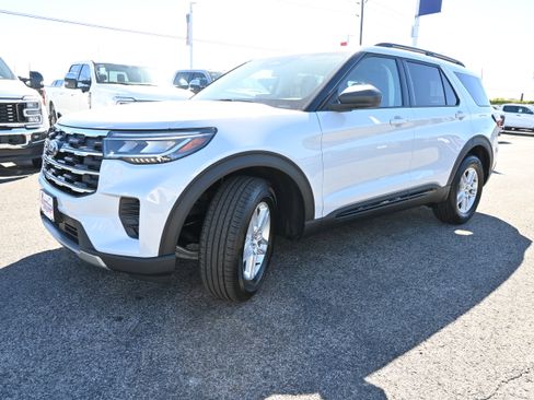 New 2026 Ford Explorer Active image 9
