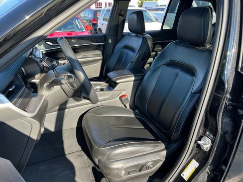 Certified 2024 Jeep Grand Cherokee Limited 4xe AWD/4WD image 19