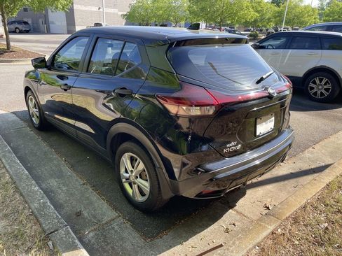 Used 2021 Nissan Kicks S image 3