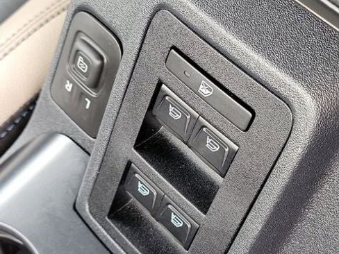 Certified 2024 Ford Bronco Wildtrak AWD/4WD image 18