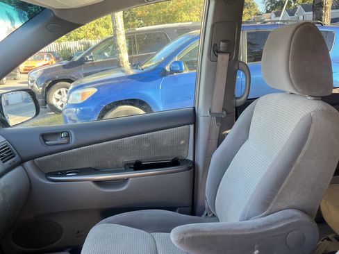 Used 2009 Toyota Sienna CE image 9