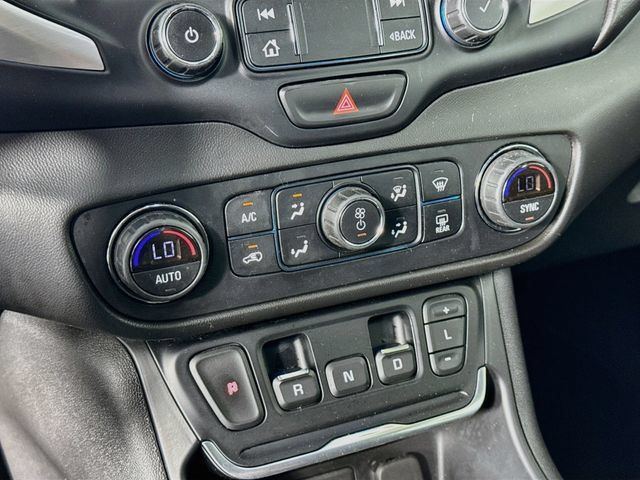 Used 2020 GMC Terrain SLE w/ Driver Convenience Package AWD/4WD image 17