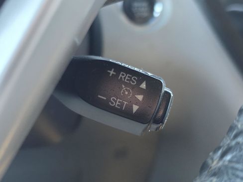 Used 2017 Toyota Sienna Limited image 15