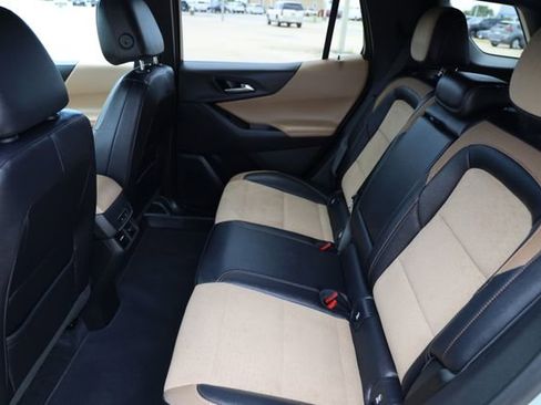 Used 2025 Chevrolet Equinox ACTIV w/ Convenience Package III FWD image 12