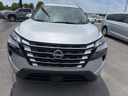 Used 2025 Nissan Rogue SV AWD/4WD image 5