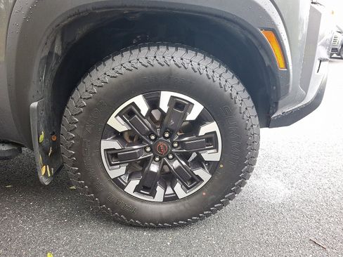 Certified 2023 Nissan Frontier PRO-4X w/ Technology Package image 9