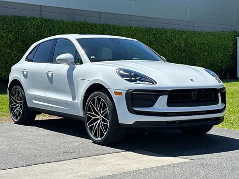 New 2026 Porsche Macan AWD/4WD image 10