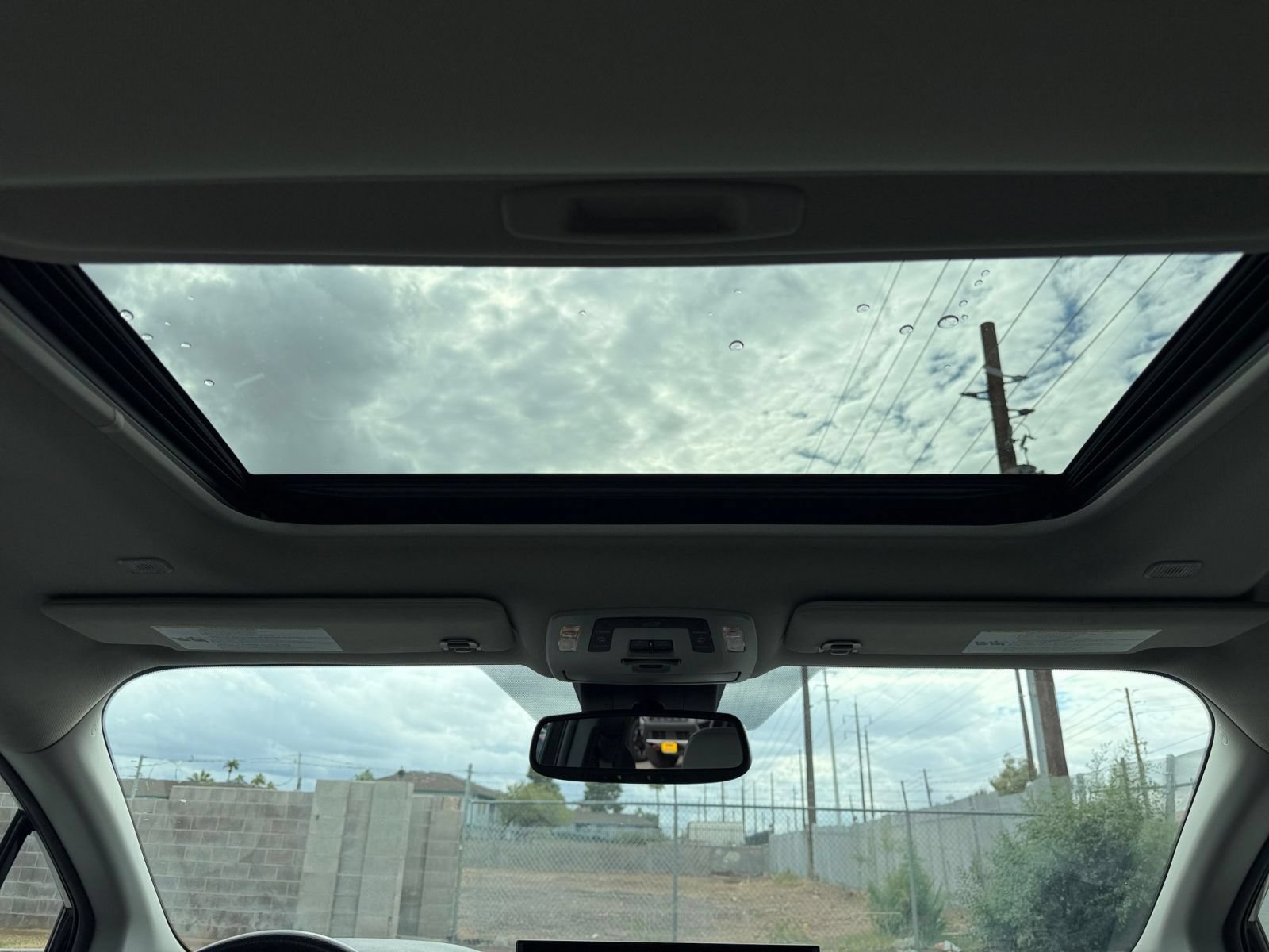 Used 2025 Toyota Sienna XLE FWD image 28