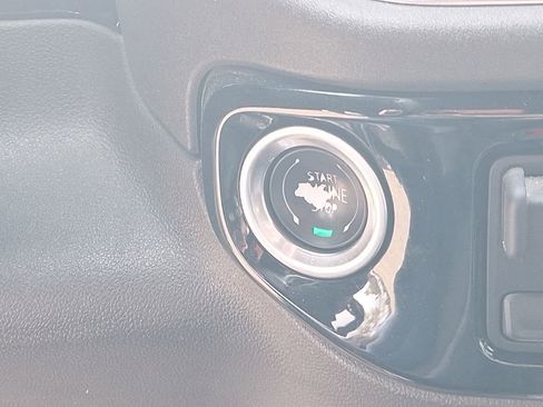 Certified 2024 Chevrolet Silverado 2500 LT image 38