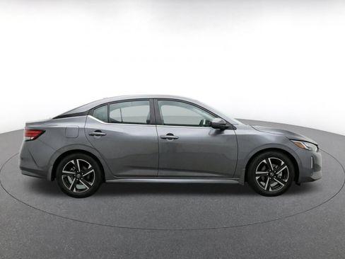 Used 2025 Nissan Sentra SV FWD image 10