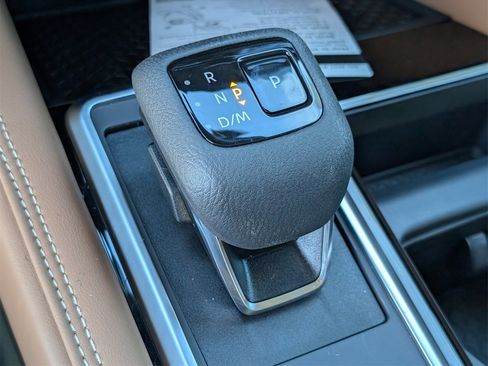 New 2026 Nissan Pathfinder Platinum image 18