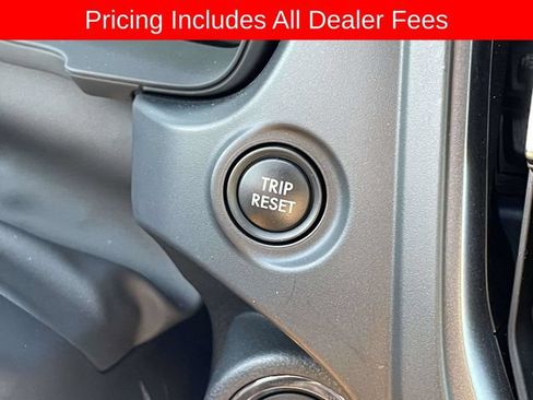 Used 2025 Subaru Forester Limited AWD/4WD image 32