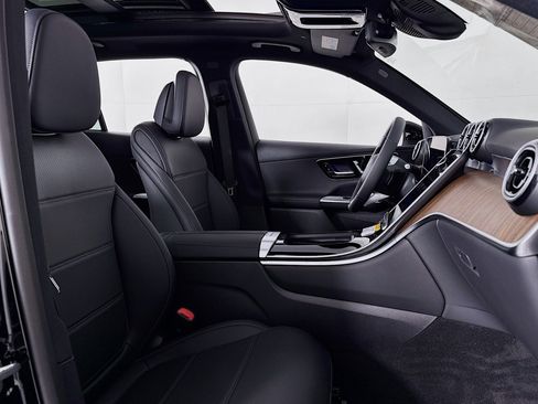 New 2026 Mercedes-Benz GLC 300 4MATIC image 6