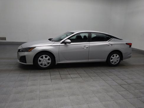 Used 2023 Nissan Altima 2.5 S FWD image 2
