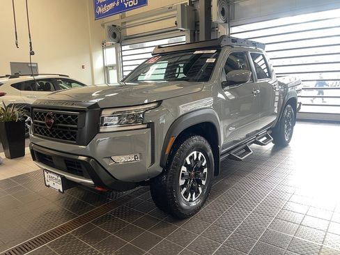 Used 2023 Nissan Frontier PRO-4X w/ Technology Package image 2