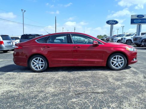Used 2015 Ford Fusion SE w/ Equipment Group 202A FWD image 4