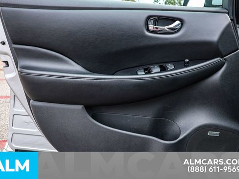 Used 2015 Nissan Leaf SL w/ Premium Package image 41
