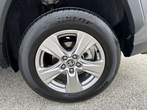 Used 2025 Toyota RAV4 XLE FWD image 18