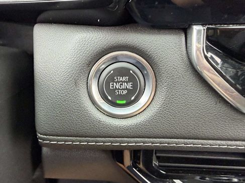 Used 2024 Chevrolet Colorado LT w/ LT Convenience Package AWD/4WD image 33