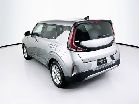 Used 2025 Kia Soul LX w/ LX Technology Package FWD image 5