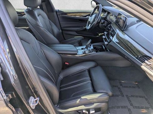 Used 2018 BMW 530i image 22