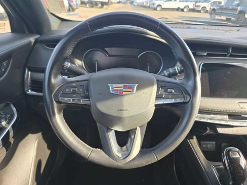 Used 2023 Cadillac XT4 Premium Luxury image 11