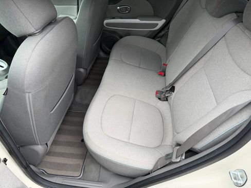 Used 2018 Kia Soul EV image 9
