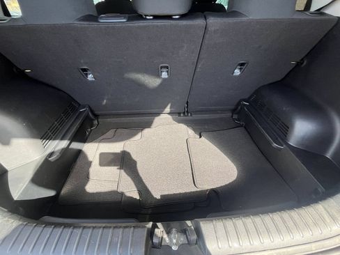 Used 2025 Kia Soul LX w/ LX Technology Package FWD image 31